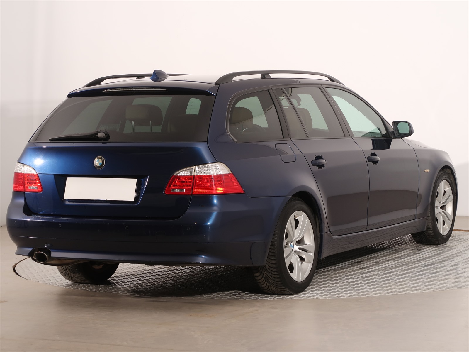 BMW Řada 5, 2009 - pohled č. 7