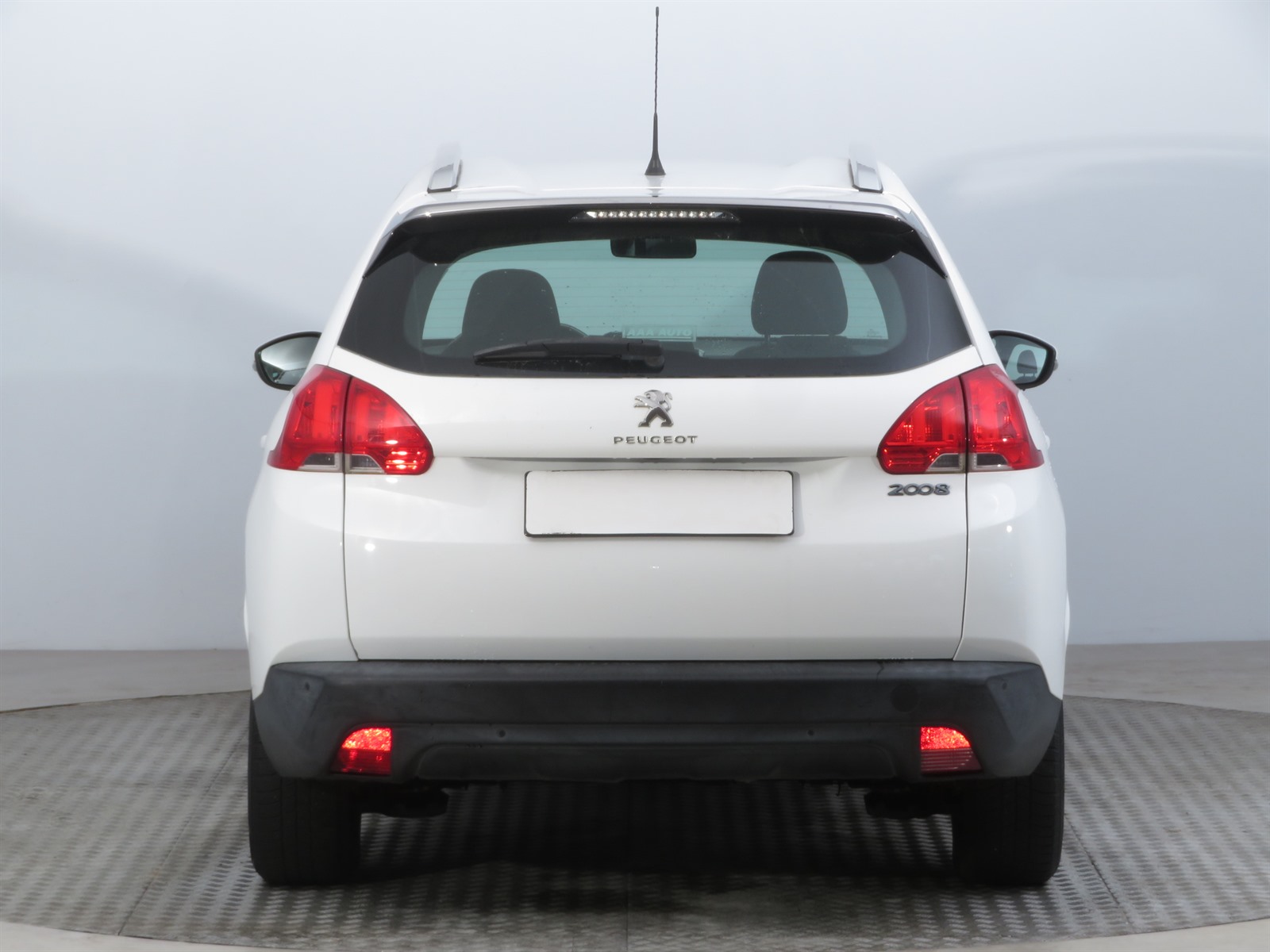 Peugeot 2008, 2016 - pohled č. 6