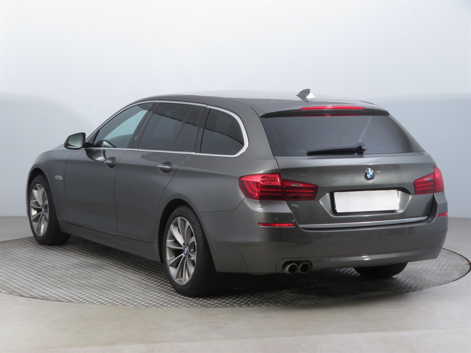 BMW Řada 5, 2014 - pohled č. 5