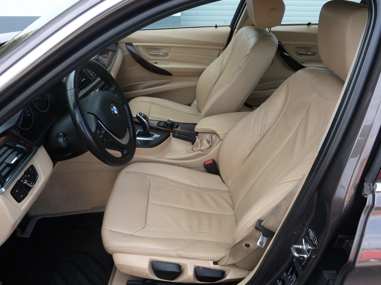 BMW Řada 3, 2012 - pohled č. 16