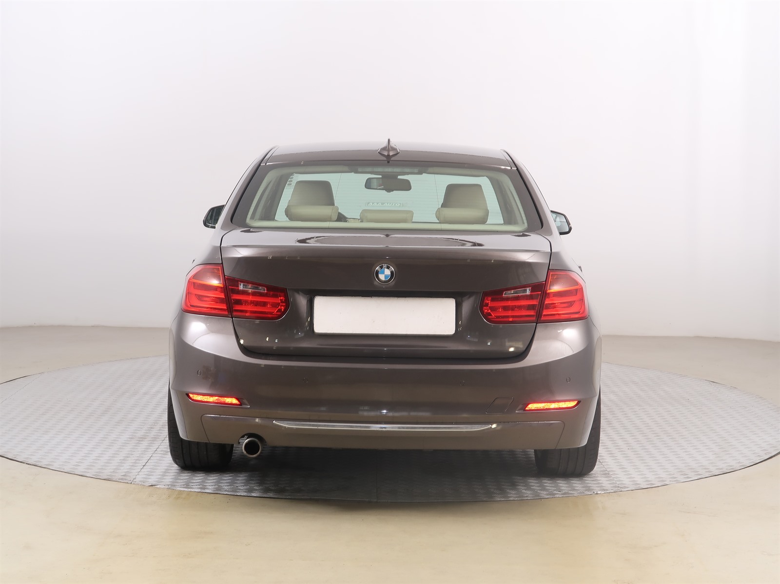 BMW Řada 3, 2012 - pohled č. 6