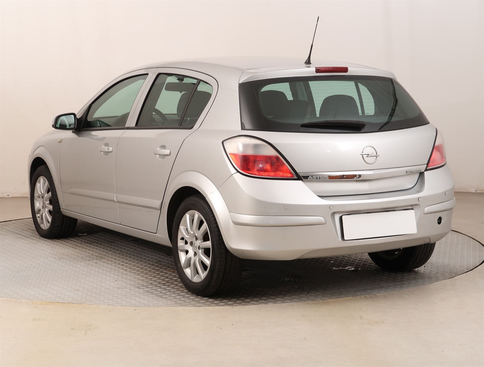 Opel Astra, 2004 - pohled č. 5
