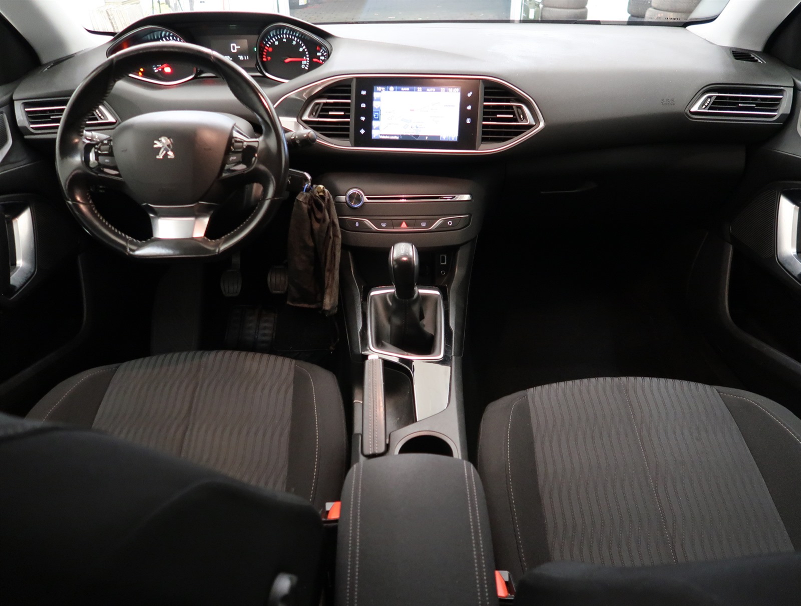 Peugeot 308, 2016 - pohled č. 10