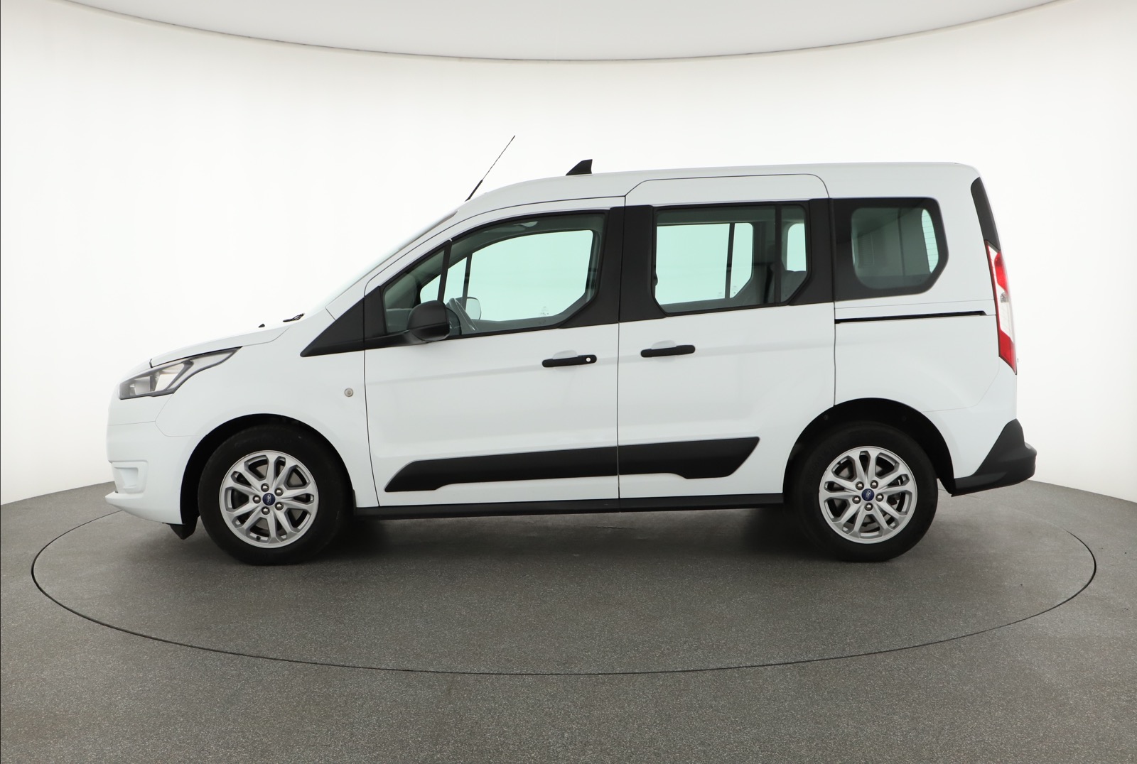 Ford Tourneo Connect, 2021 - pohled č. 4