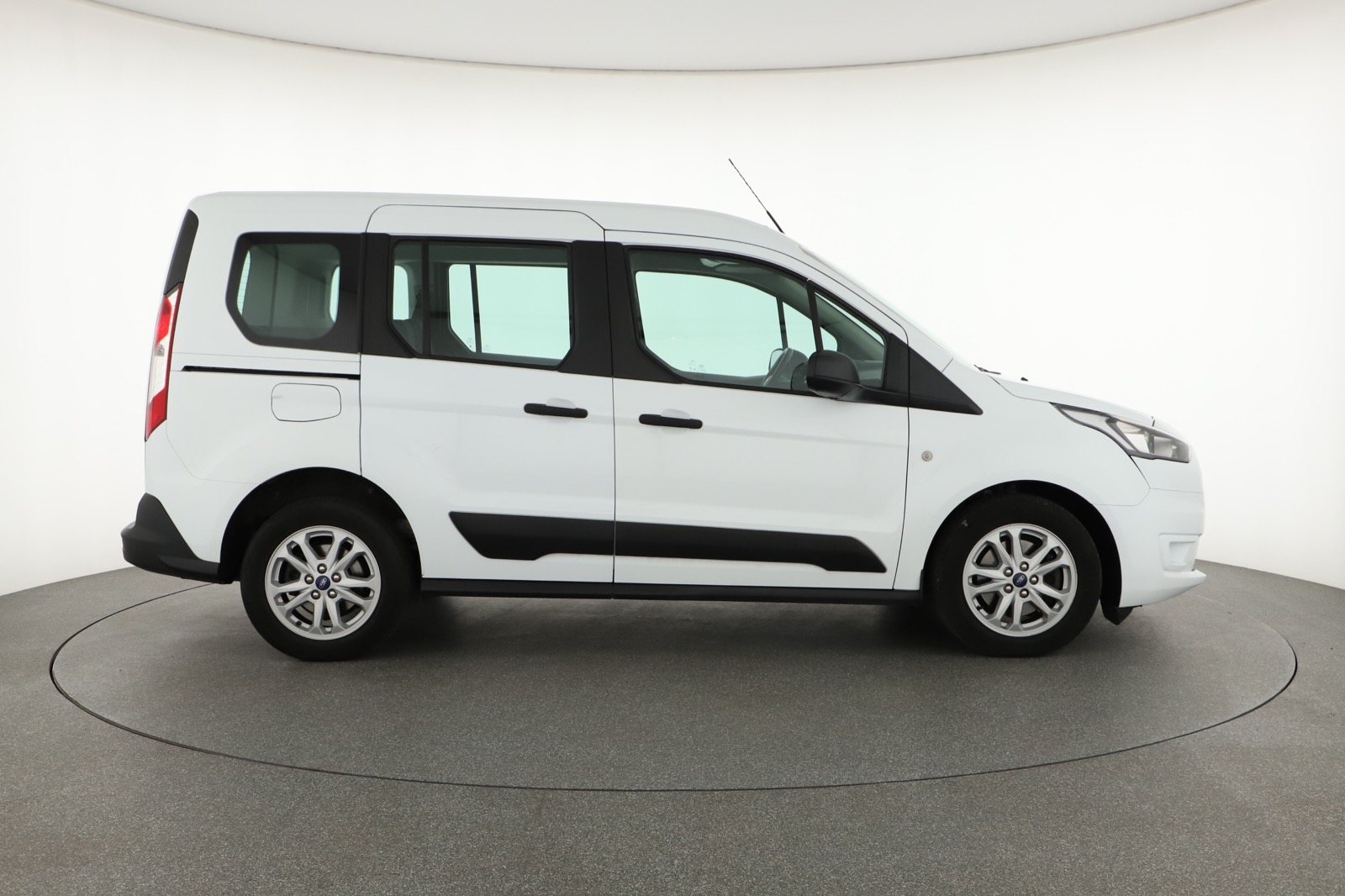 Ford Tourneo Connect, 2021 - pohled č. 8
