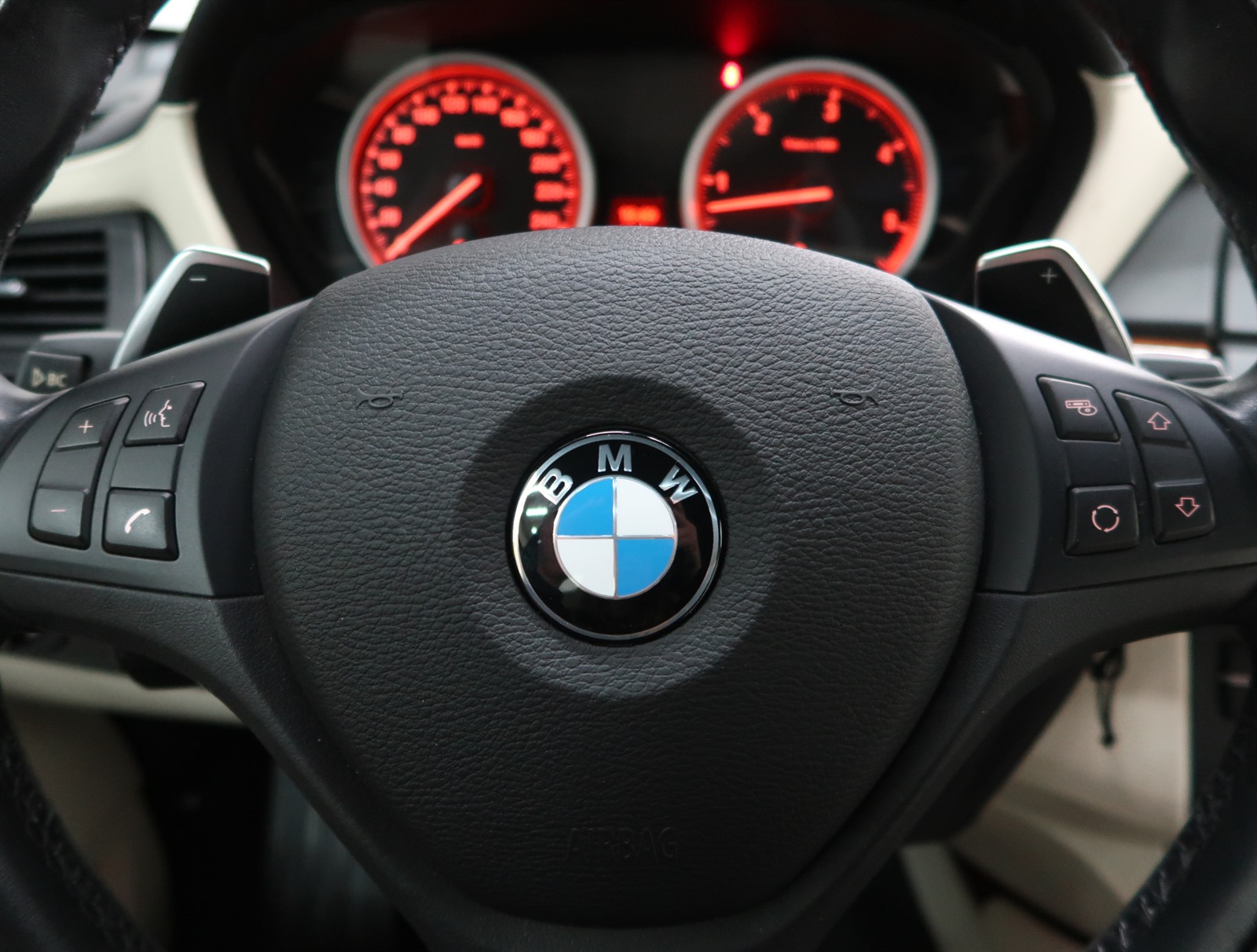 BMW X6, 2012 - pohled č. 28