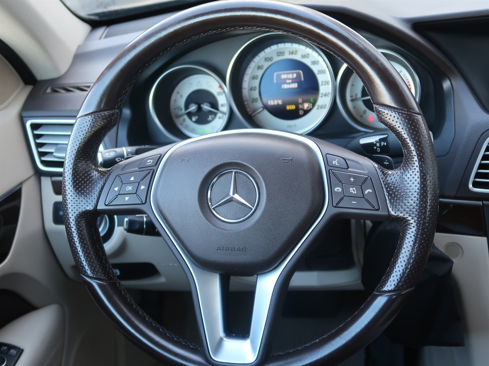 Mercedes-Benz E, 2015 - pohled č. 22