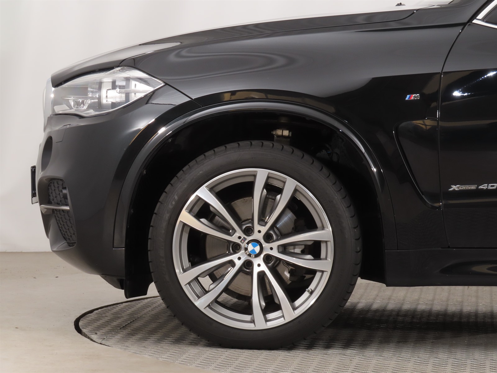 BMW X5, 2016 - pohled č. 21