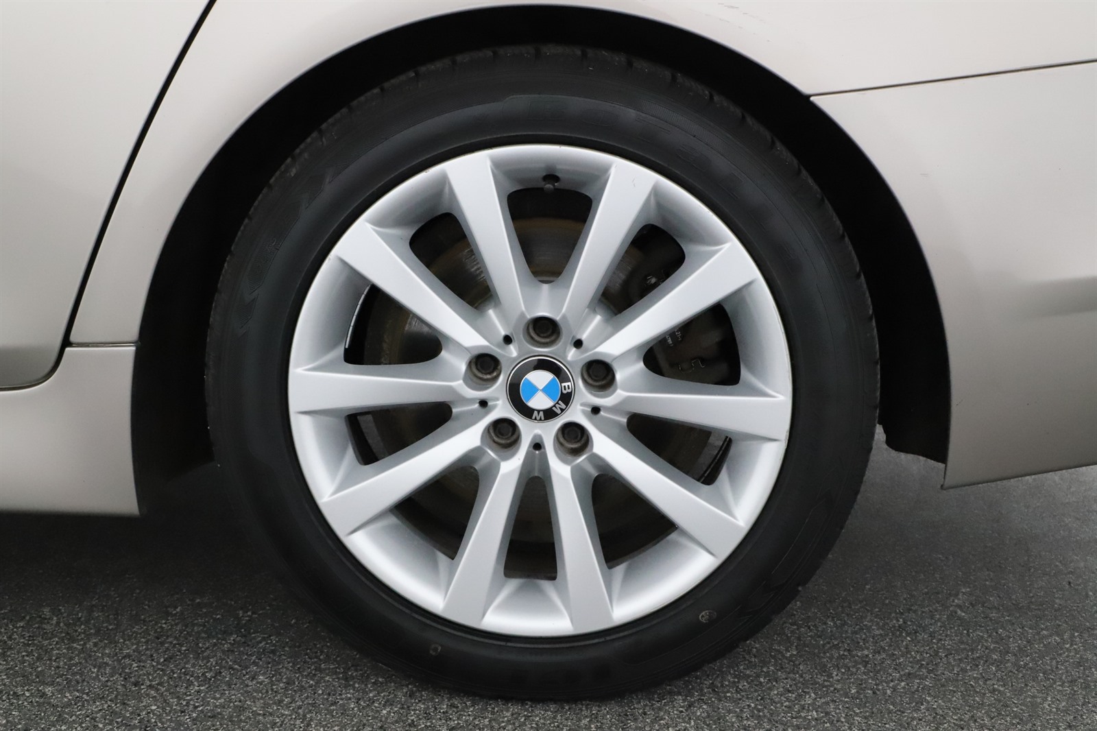 BMW Řada 5, 2012 - pohled č. 18