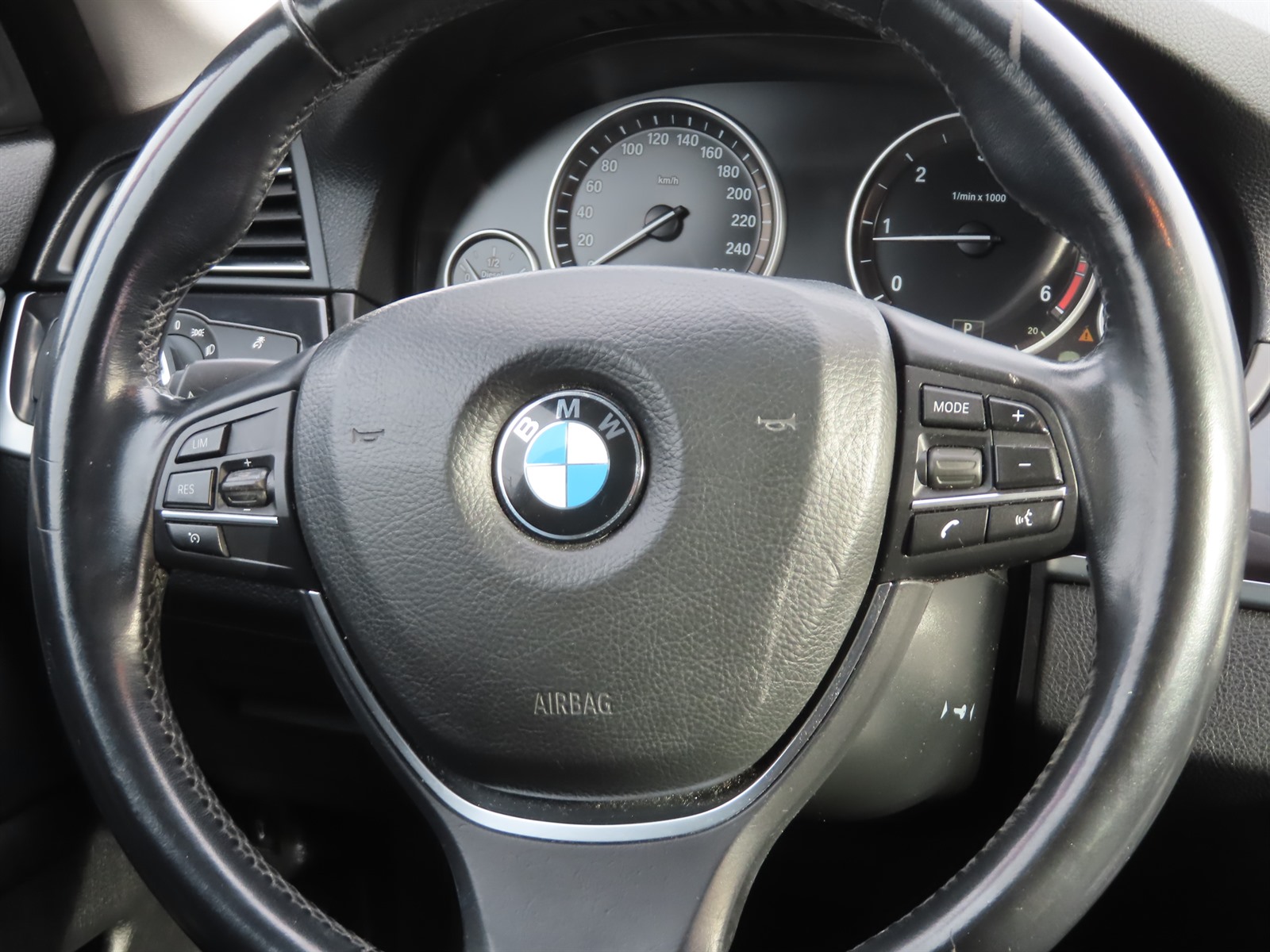 BMW Řada 5, 2013 - pohled č. 18