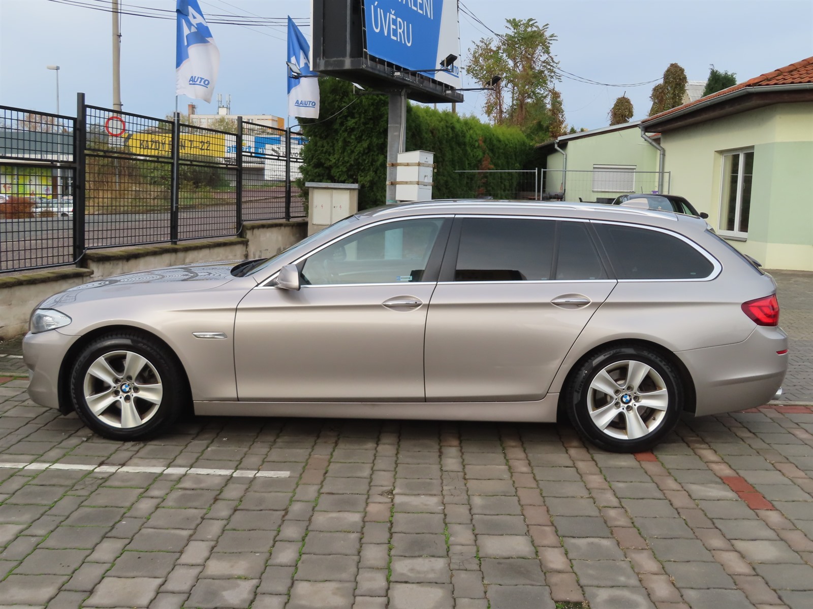 BMW Řada 5, 2013 - pohled č. 4