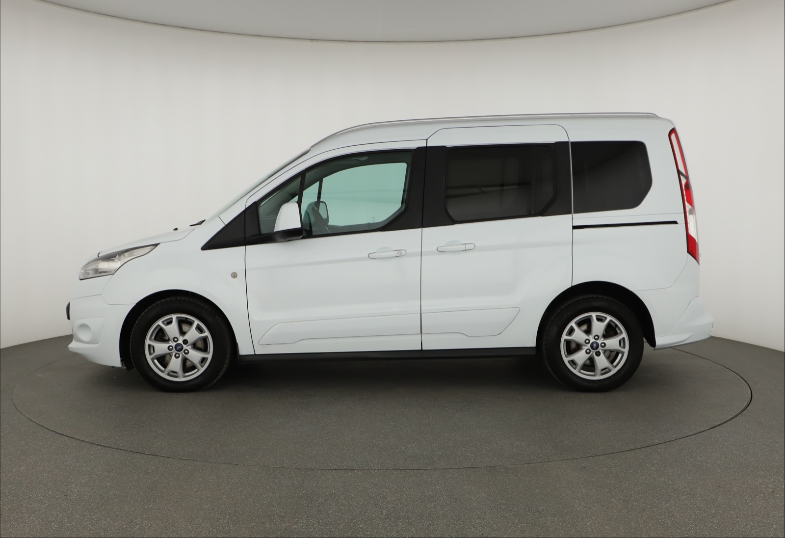 Ford Tourneo Connect, 2017 - pohled č. 4