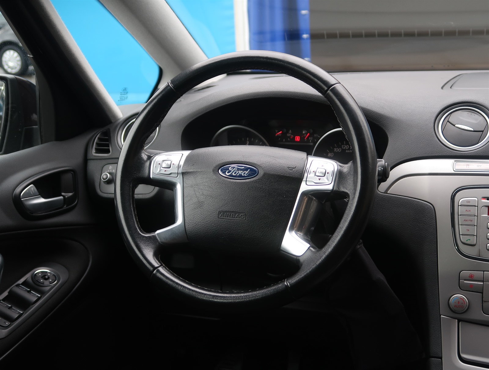 Ford S-MAX, 2010 - pohled č. 20