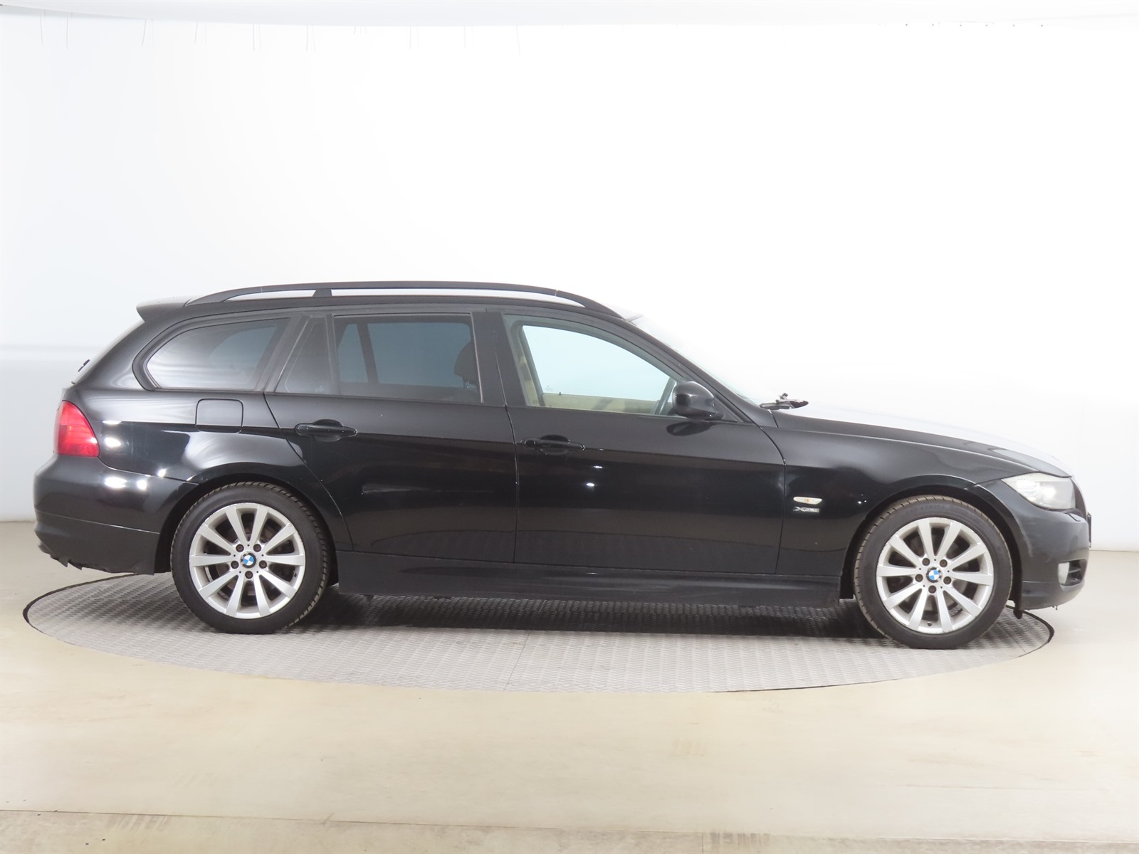 BMW Řada 3, 2009 - pohled č. 8
