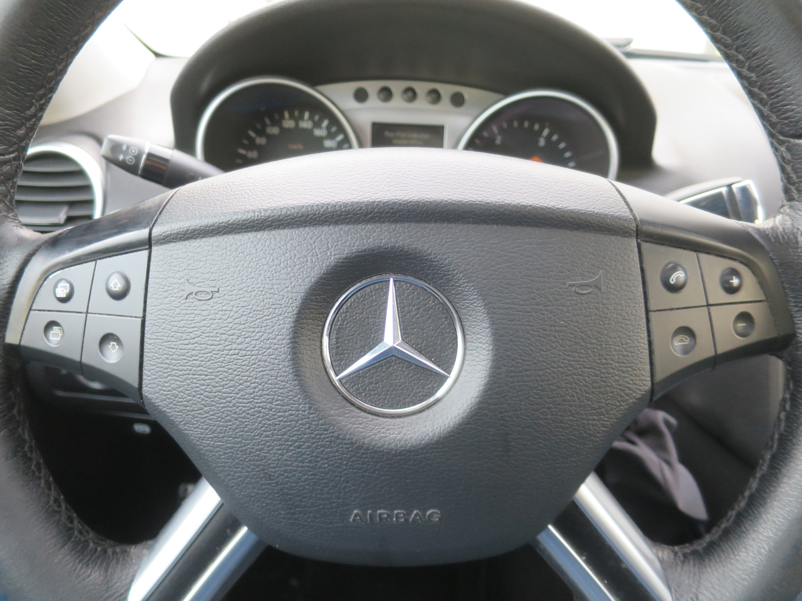 Mercedes-Benz ML, 2007 - pohled č. 19