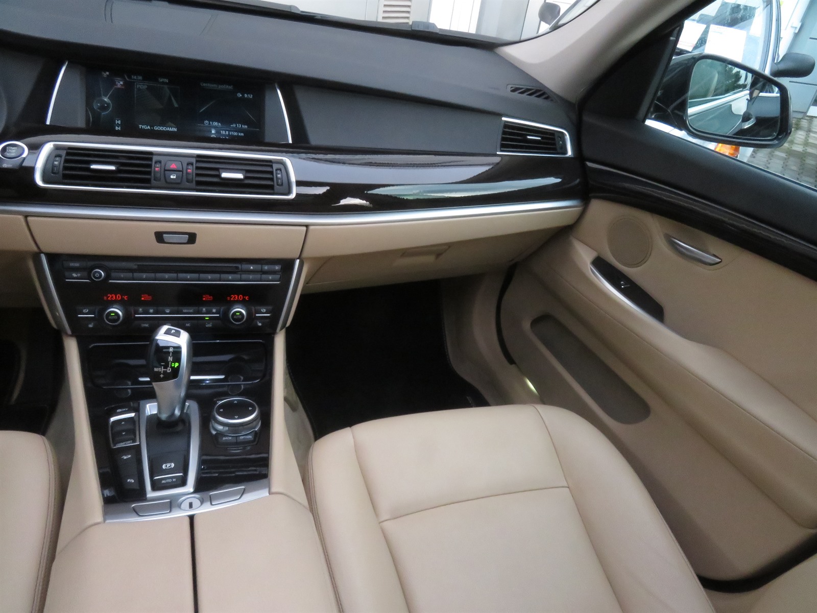 BMW 5GT, 2014 - pohled č. 11