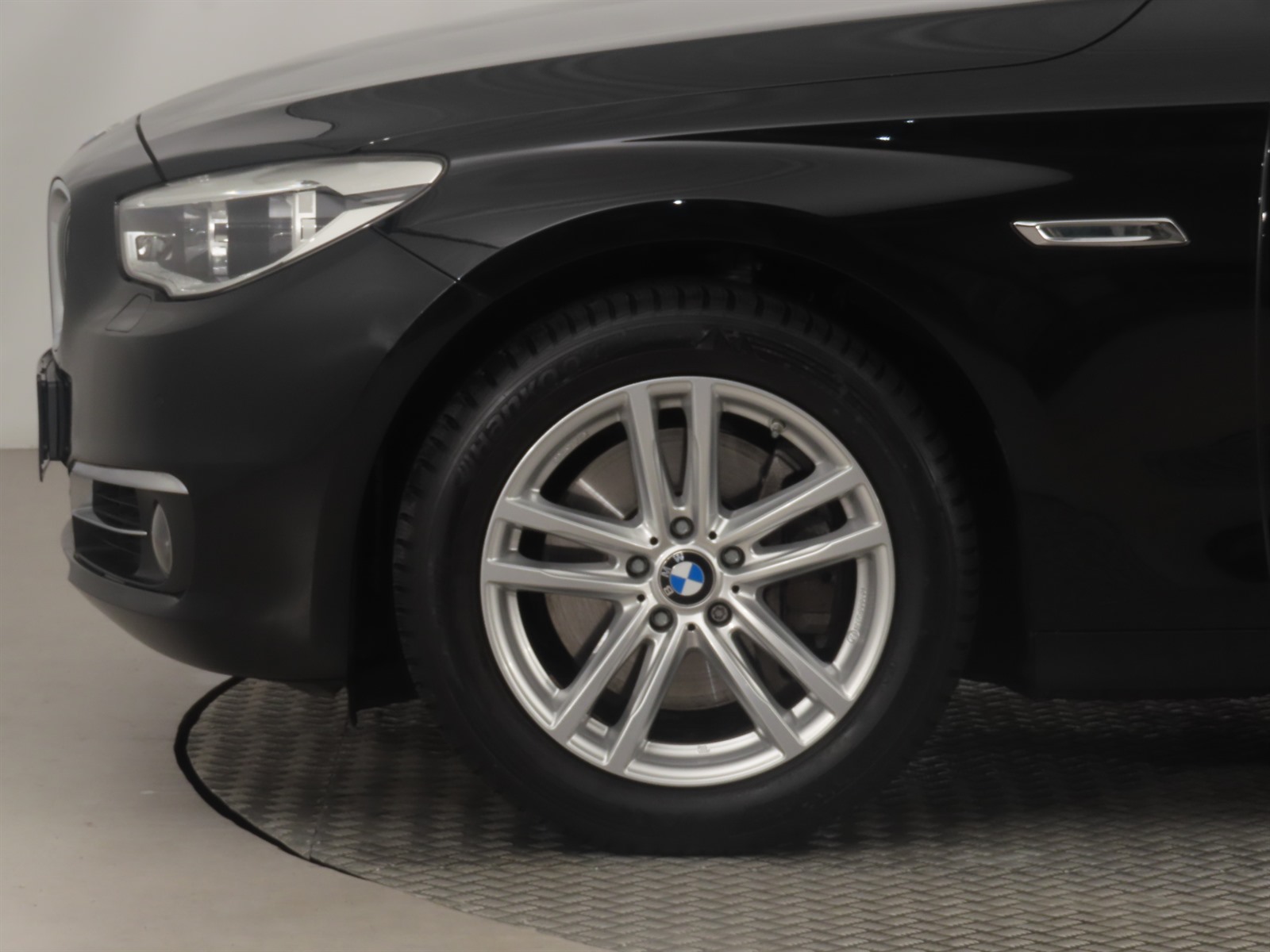 BMW 5GT, 2014 - pohled č. 21