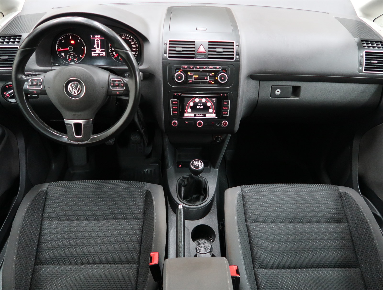 Volkswagen Touran, 2011 - pohled č. 10