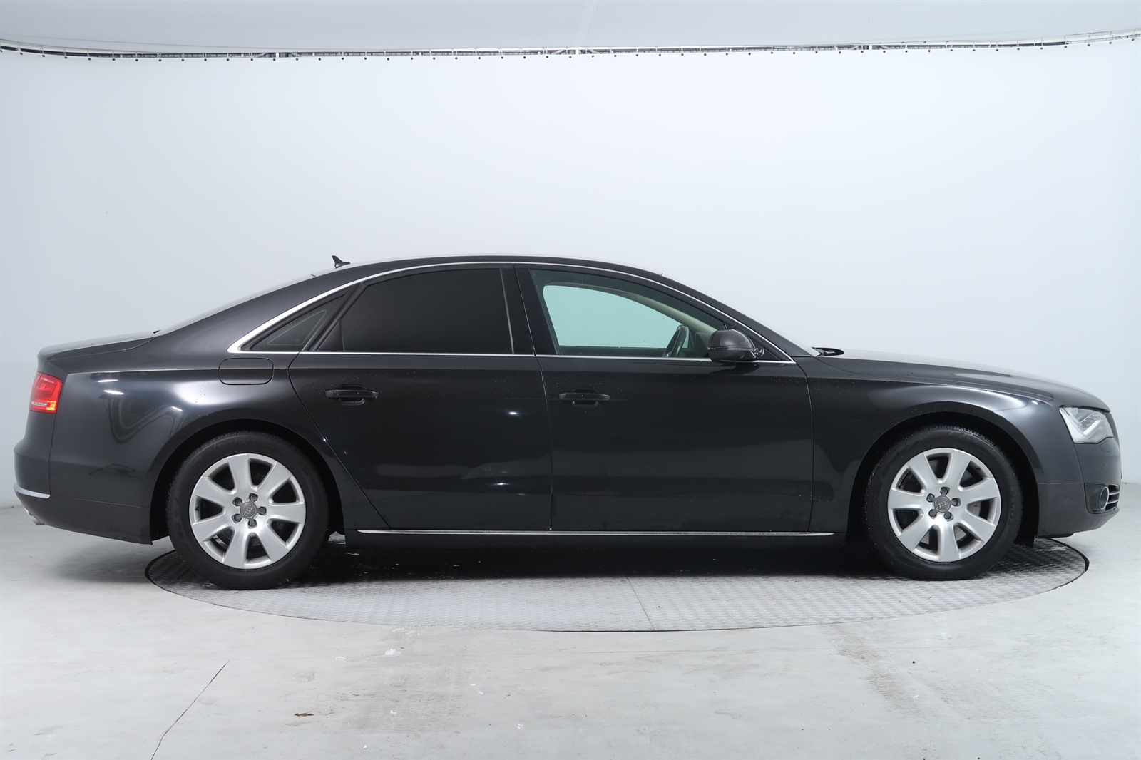 Audi A8, 2011 - pohled č. 8