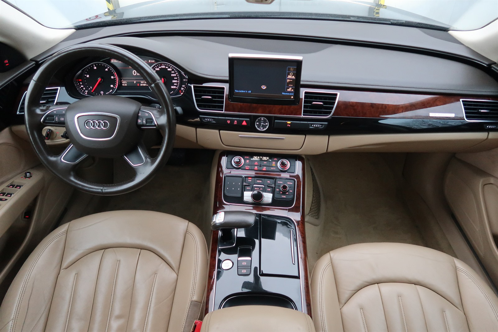 Audi A8, 2011 - pohled č. 10