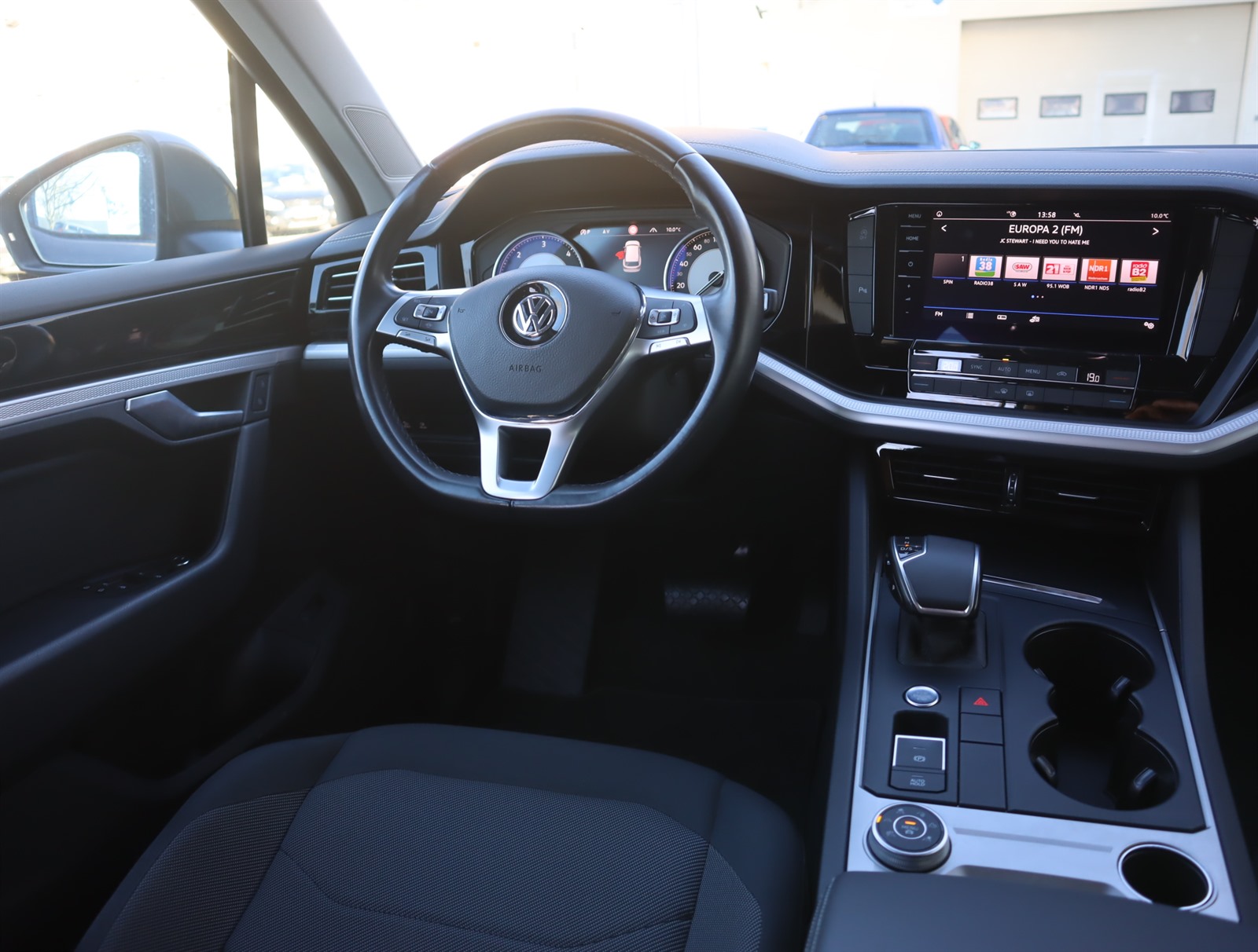 Volkswagen Touareg, 2019 - pohled č. 9