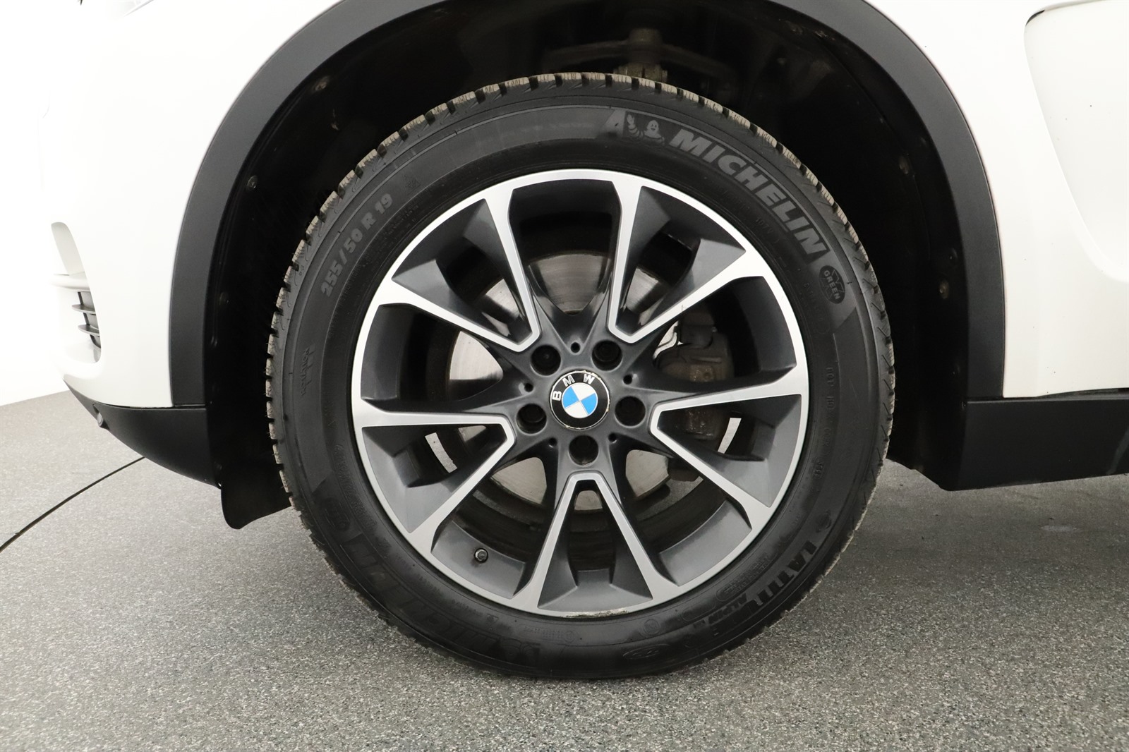 BMW X5, 2016 - pohled č. 18