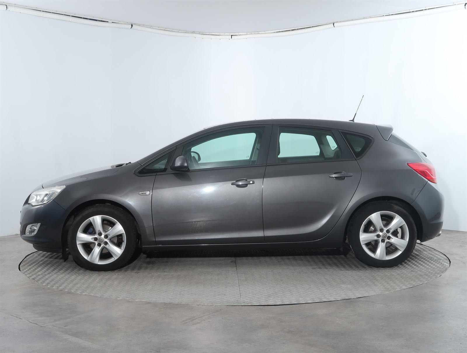 Opel Astra, 2010 - pohled č. 4