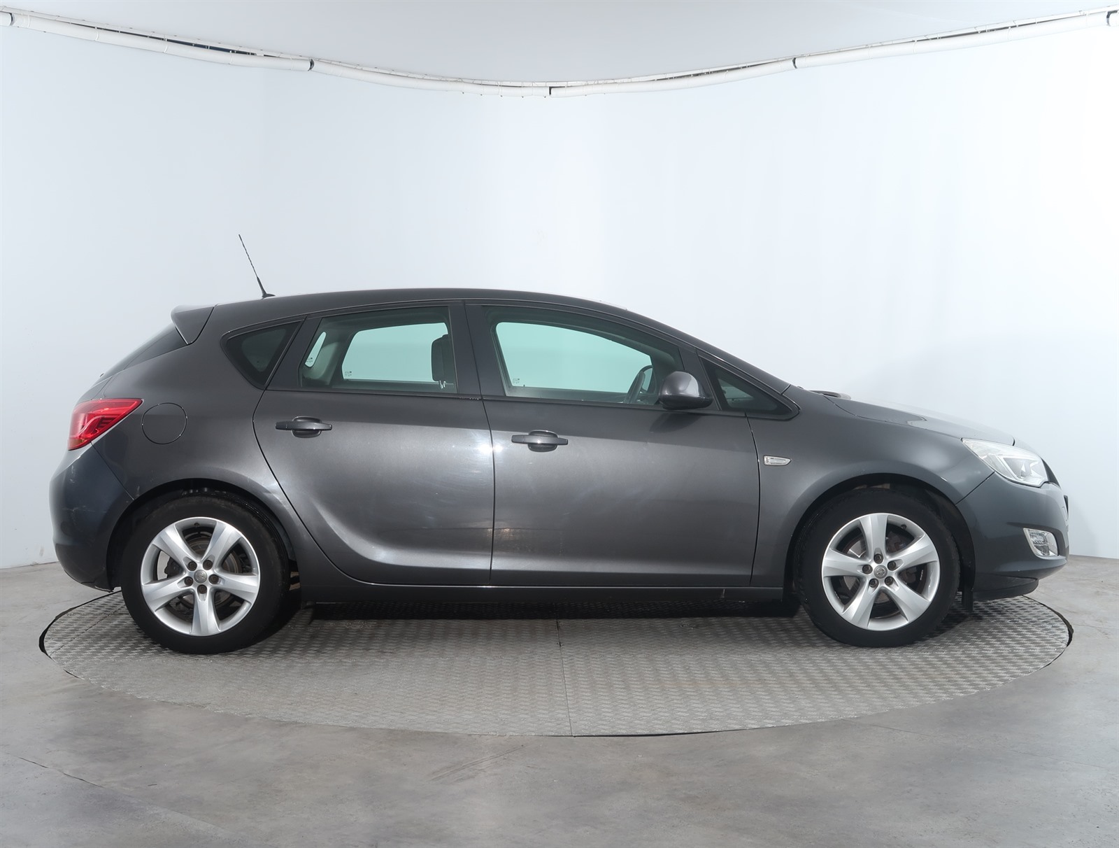 Opel Astra, 2010 - pohled č. 8