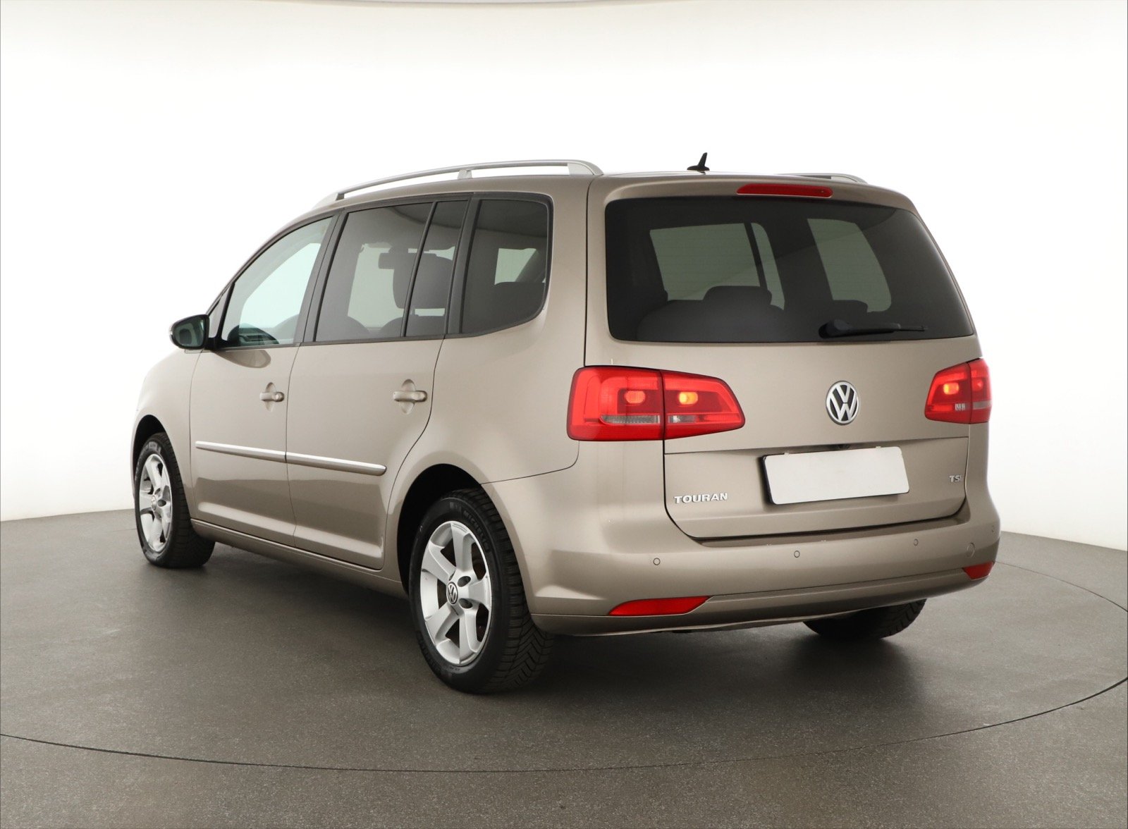 Volkswagen Touran, 2013 - pohled č. 5