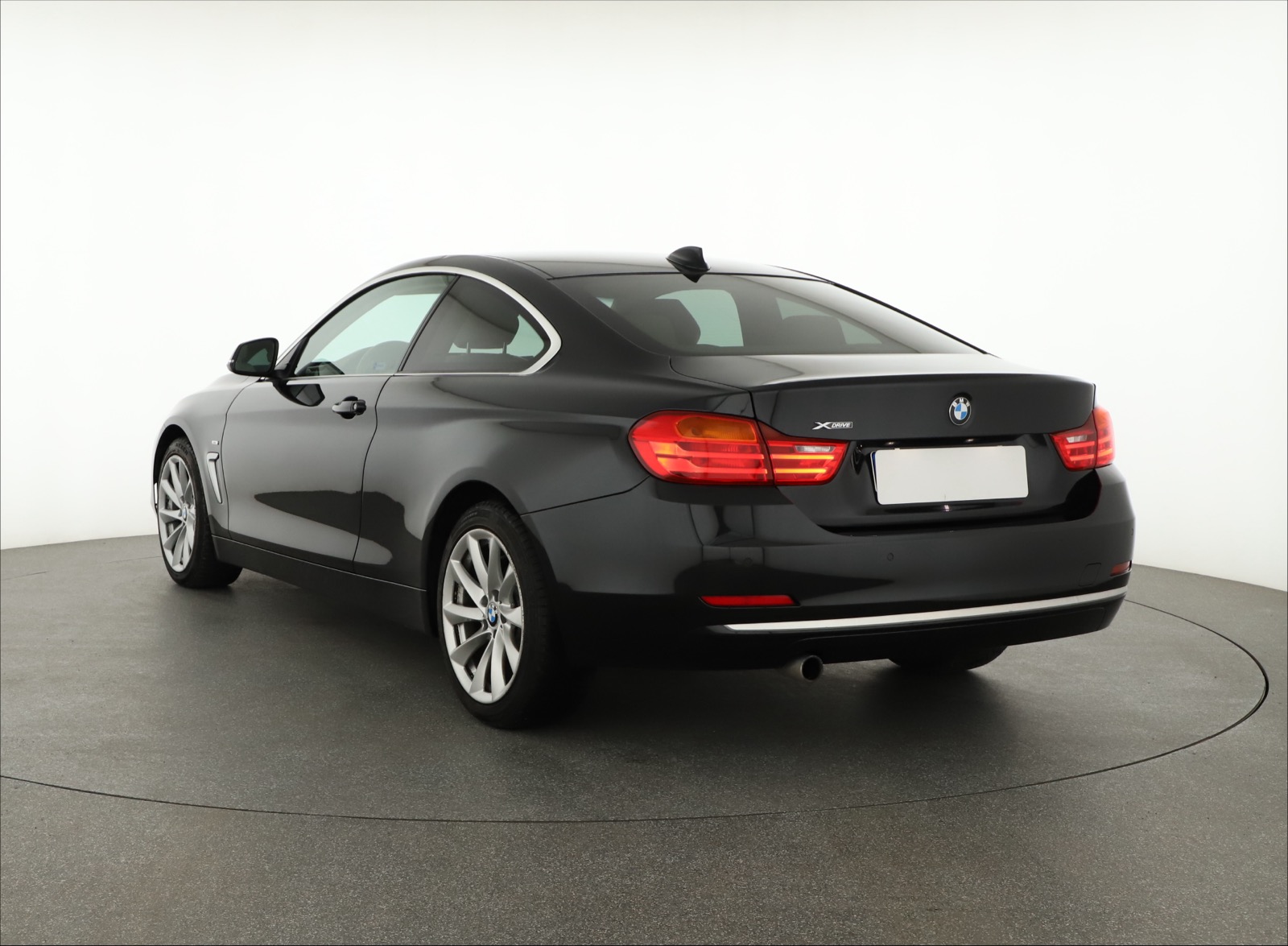 BMW 4, 2014 - pohled č. 5