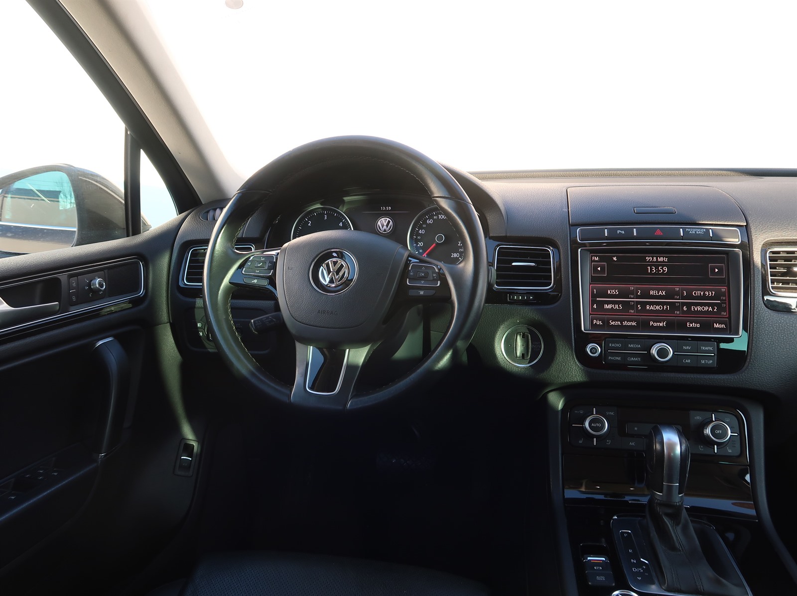 Volkswagen Touareg, 2016 - pohled č. 9