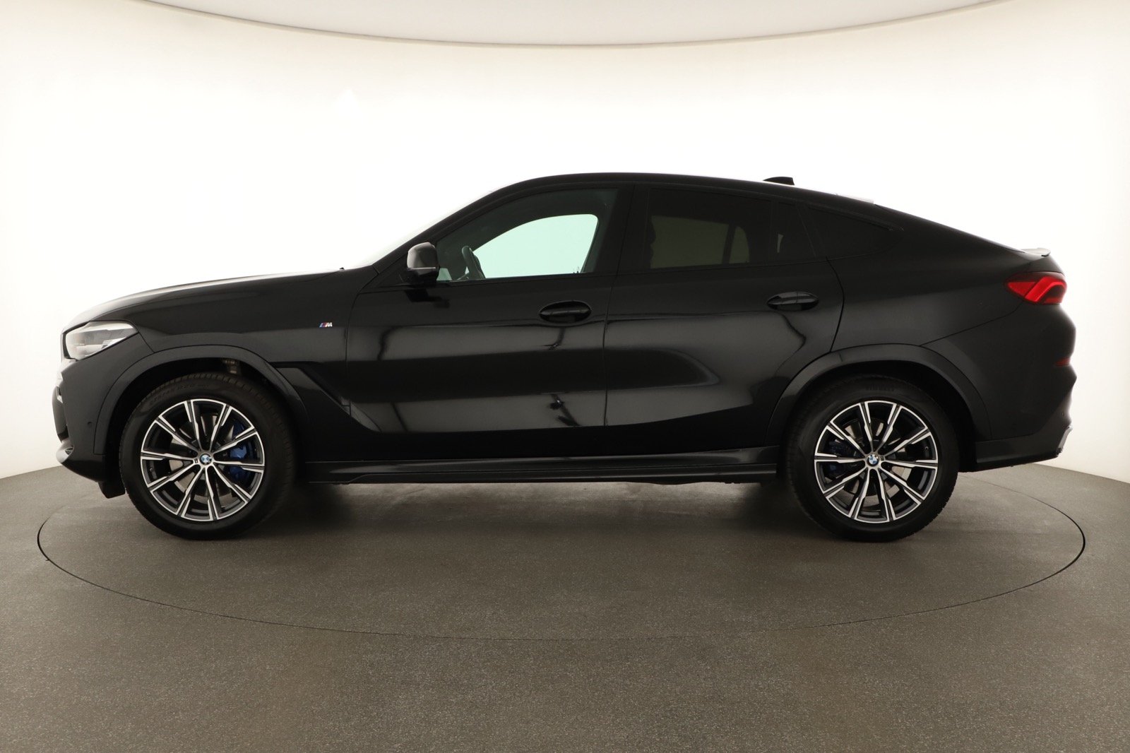 BMW X6, 2022 - pohled č. 4