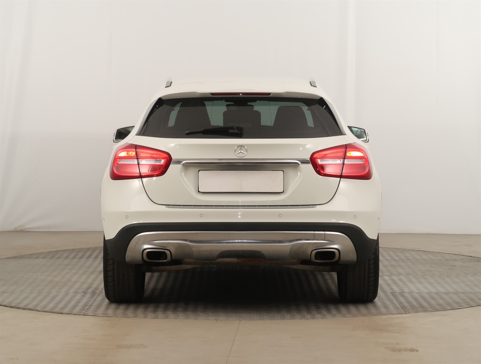 Mercedes-Benz GLA, 2015 - pohled č. 6