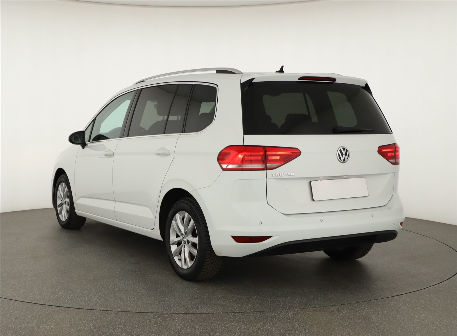 Volkswagen Touran, 2019 - pohled č. 5