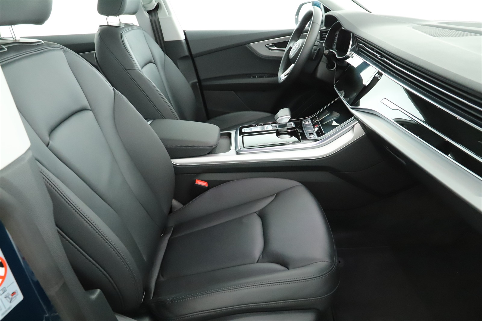 Audi Q8, 2022 - pohled č. 10