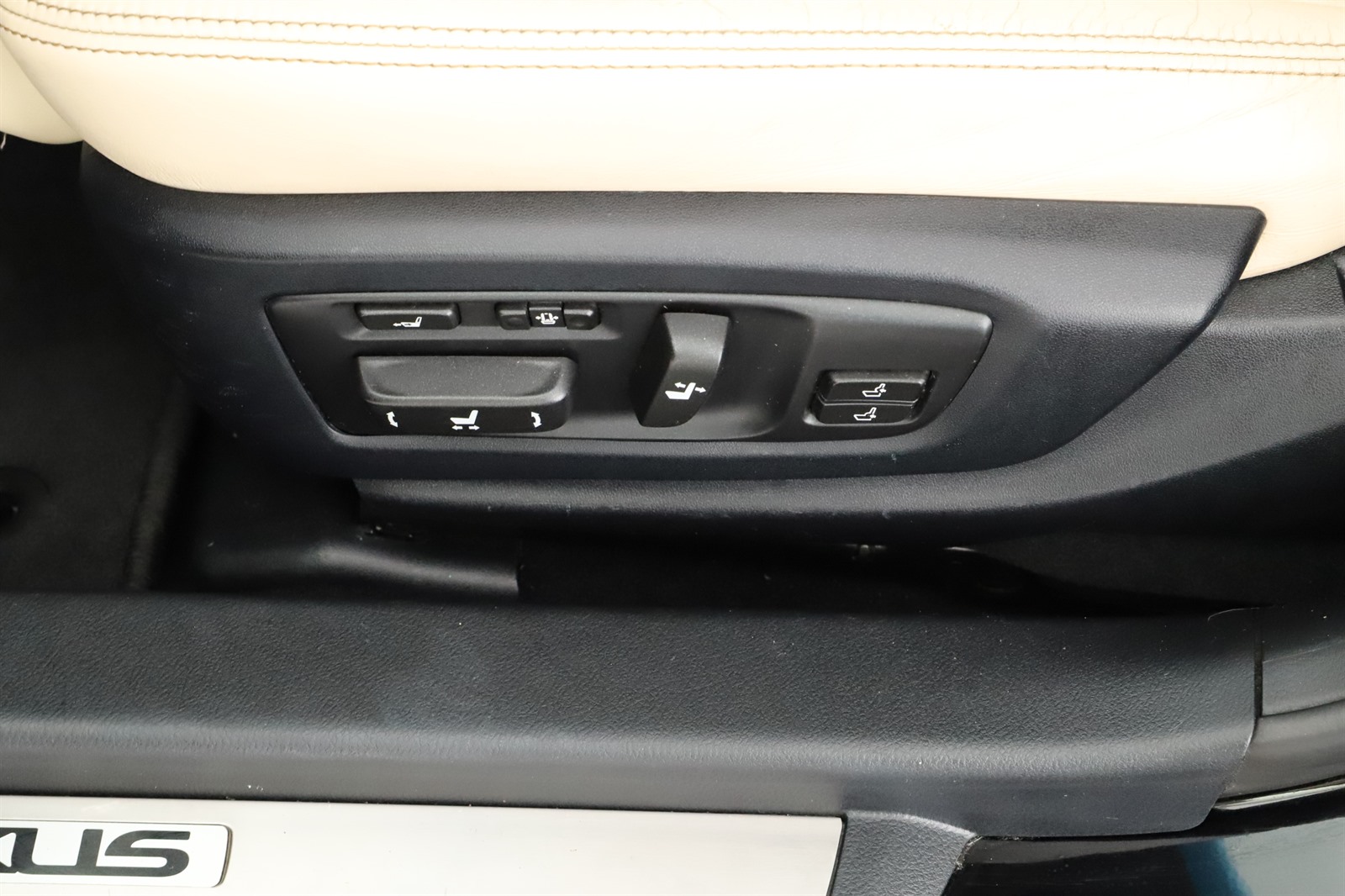Lexus GS, 2012 - pohled č. 24