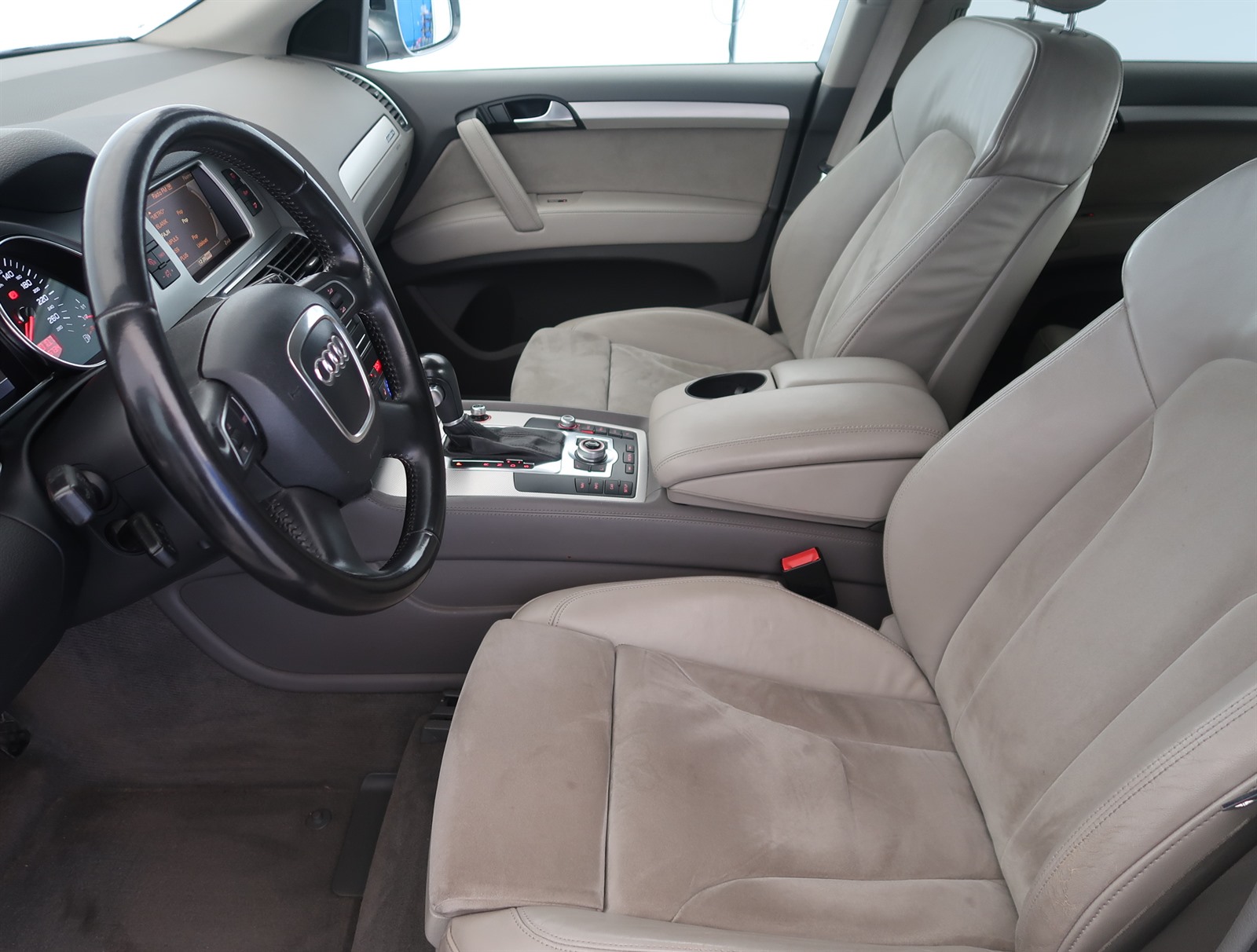 Audi Q7, 2010 - pohled č. 16