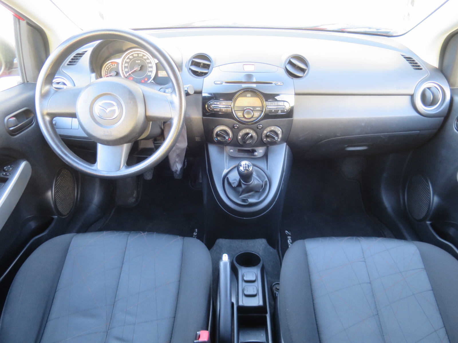 Mazda 2, 2012 - pohled č. 10