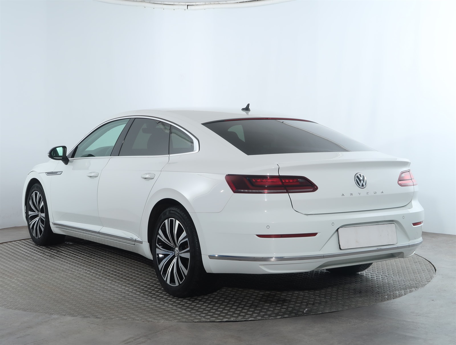 Volkswagen Arteon, 2018 - pohled č. 5