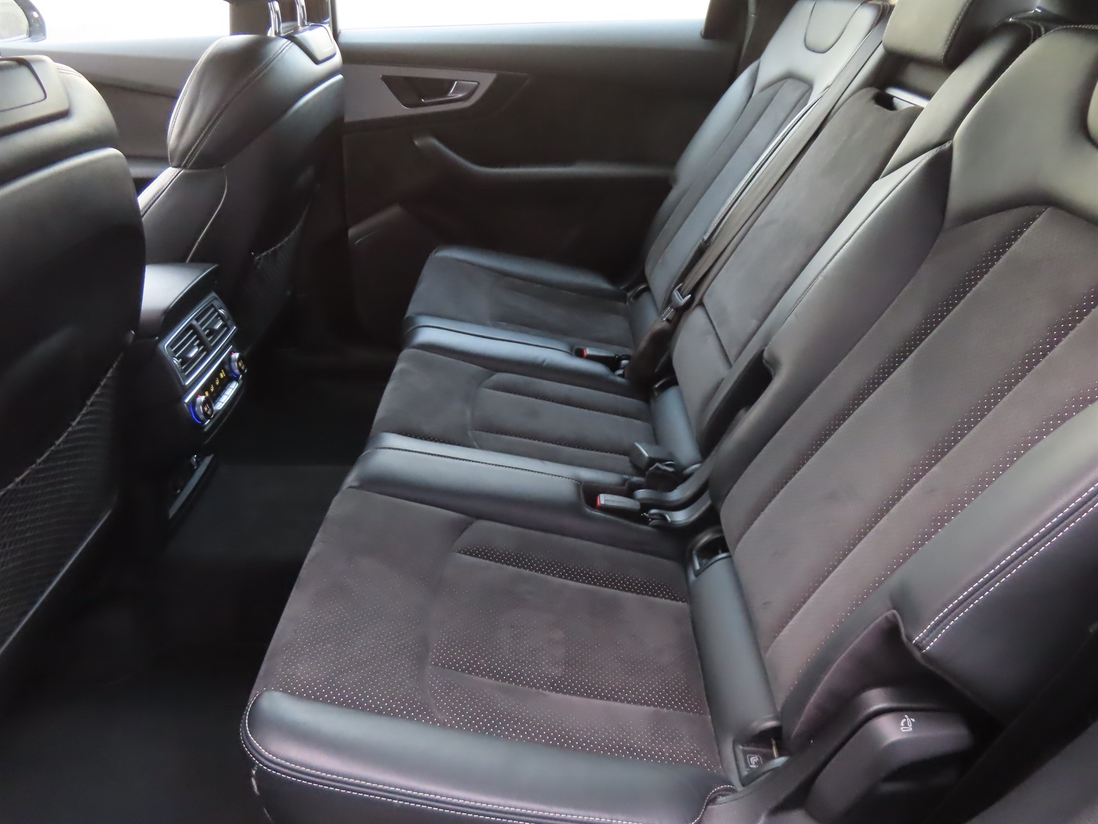 Audi Q7, 2017 - pohled č. 15
