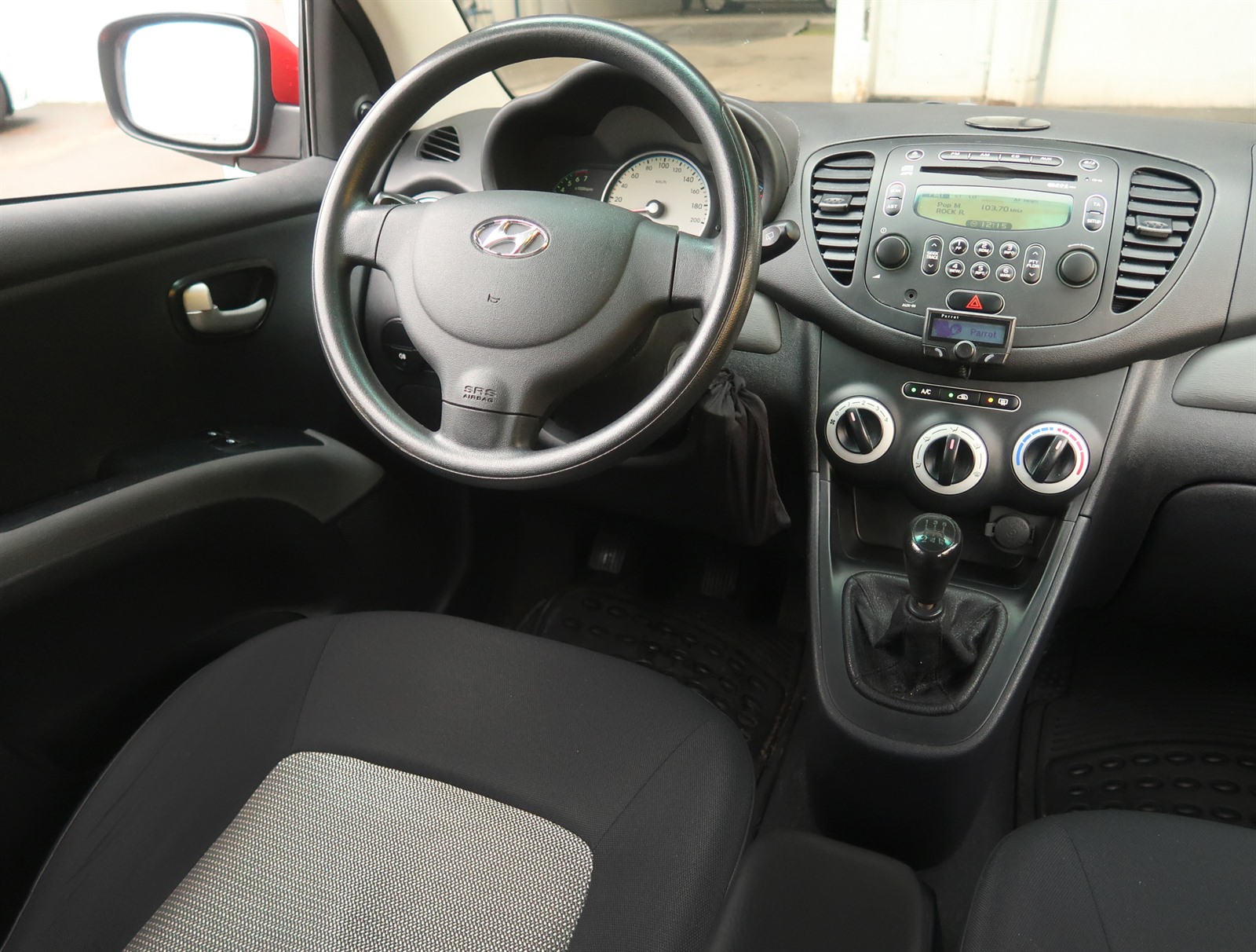Hyundai i10, 2010 - pohled č. 9