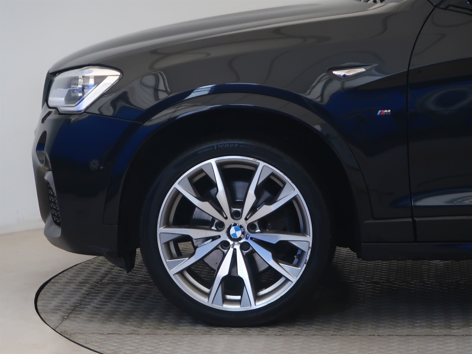 BMW X4, 2016 - pohled č. 21