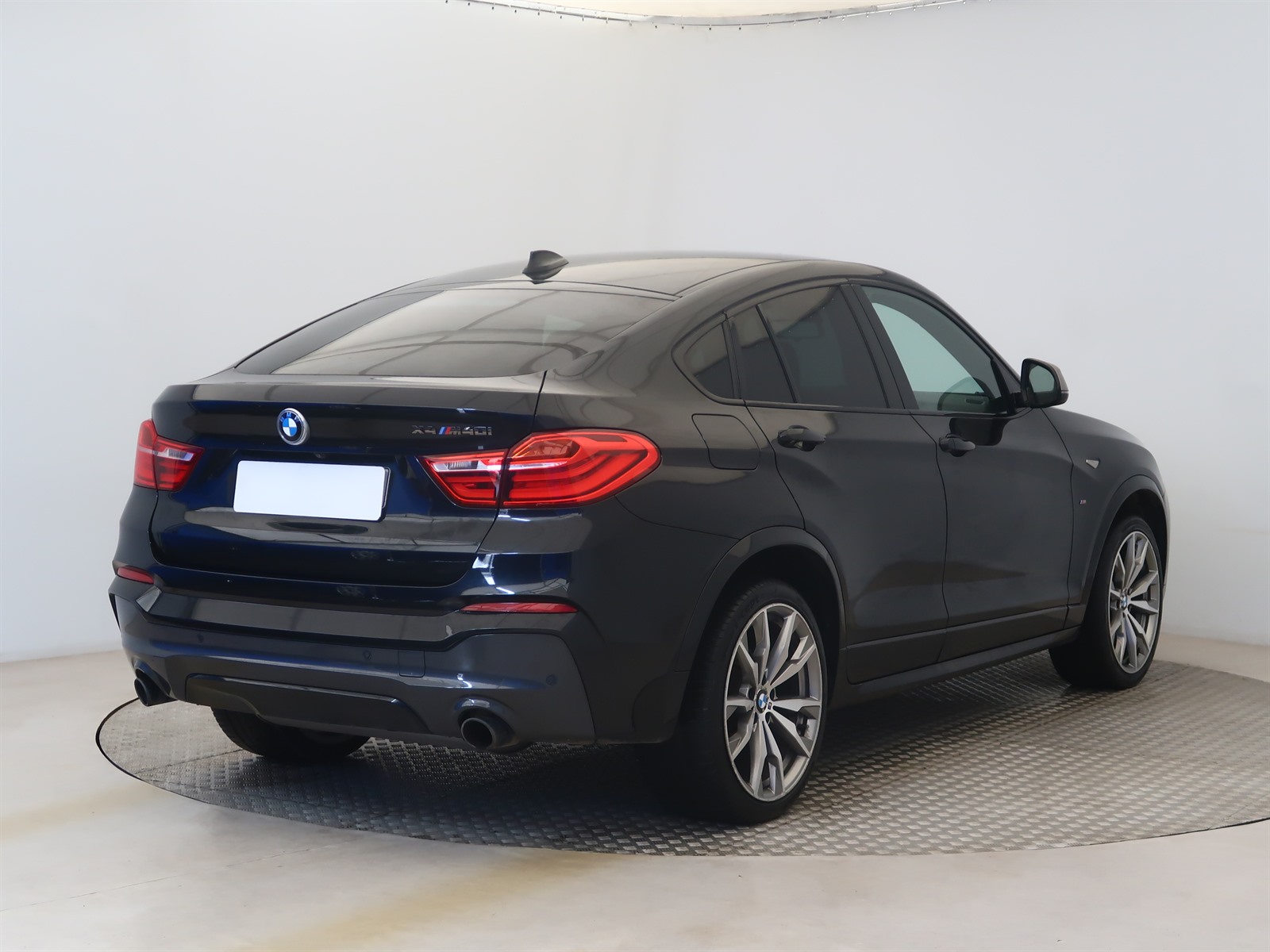 BMW X4, 2016 - pohled č. 7