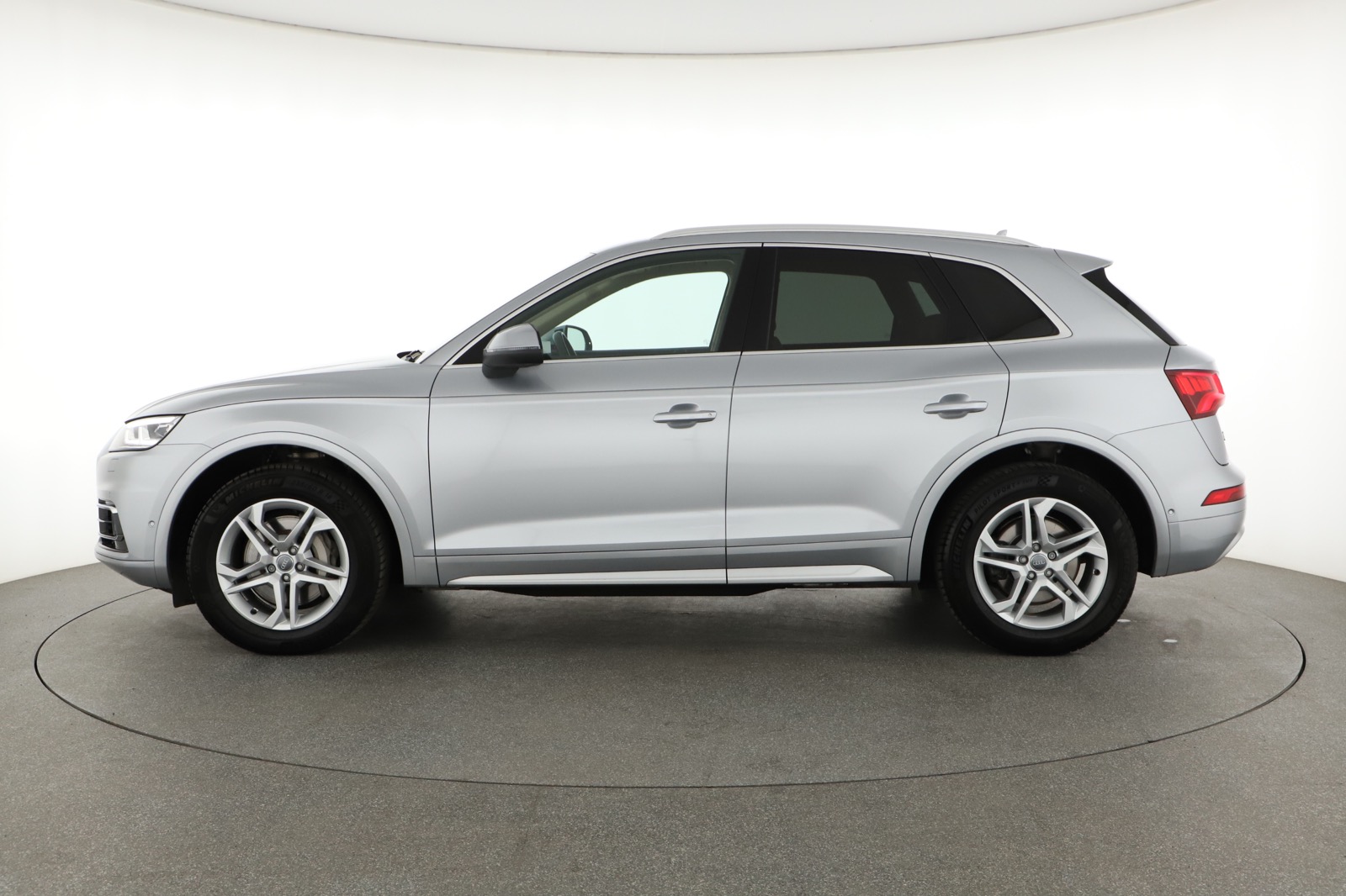 Audi Q5, 2018 - pohled č. 4