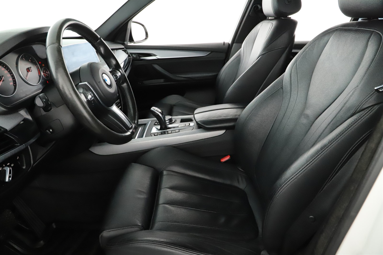 BMW X5, 2016 - pohled č. 13