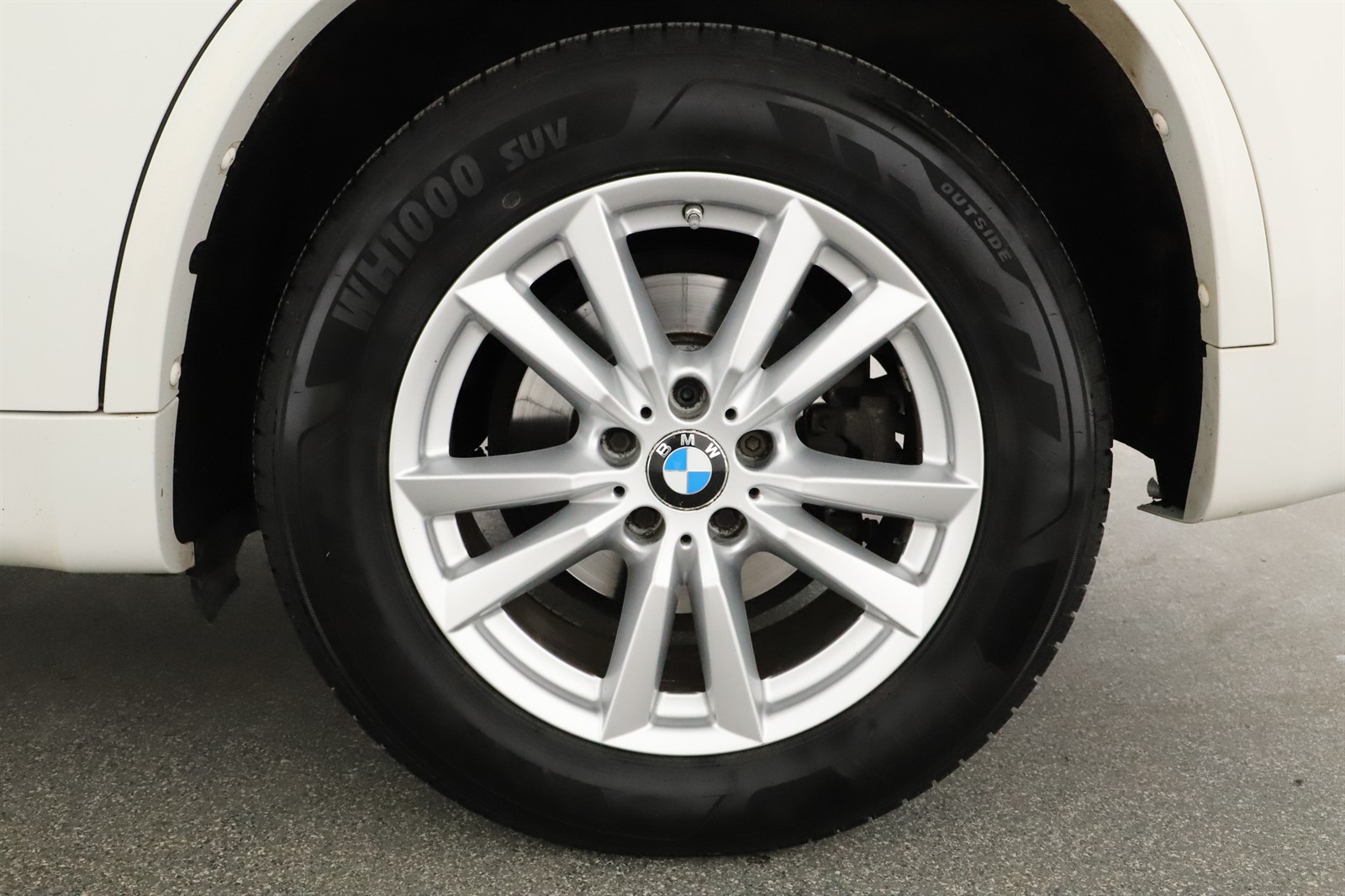 BMW X5, 2016 - pohled č. 18