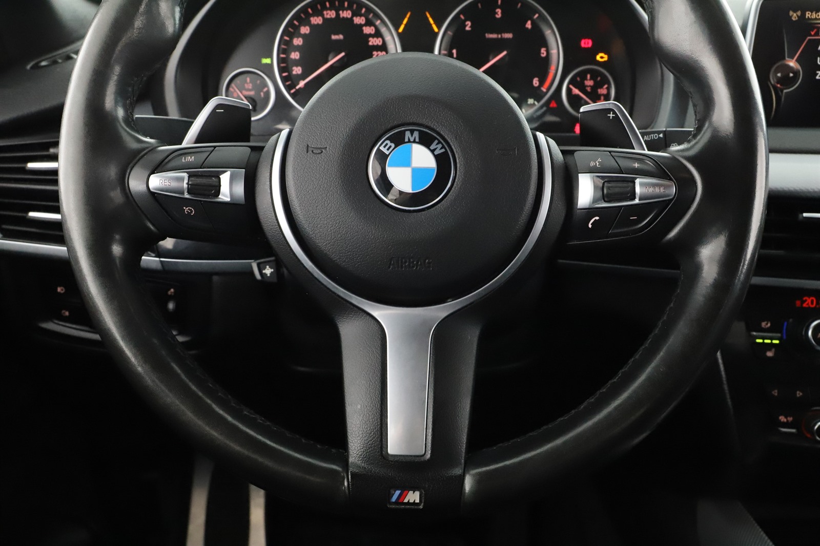 BMW X5, 2016 - pohled č. 20