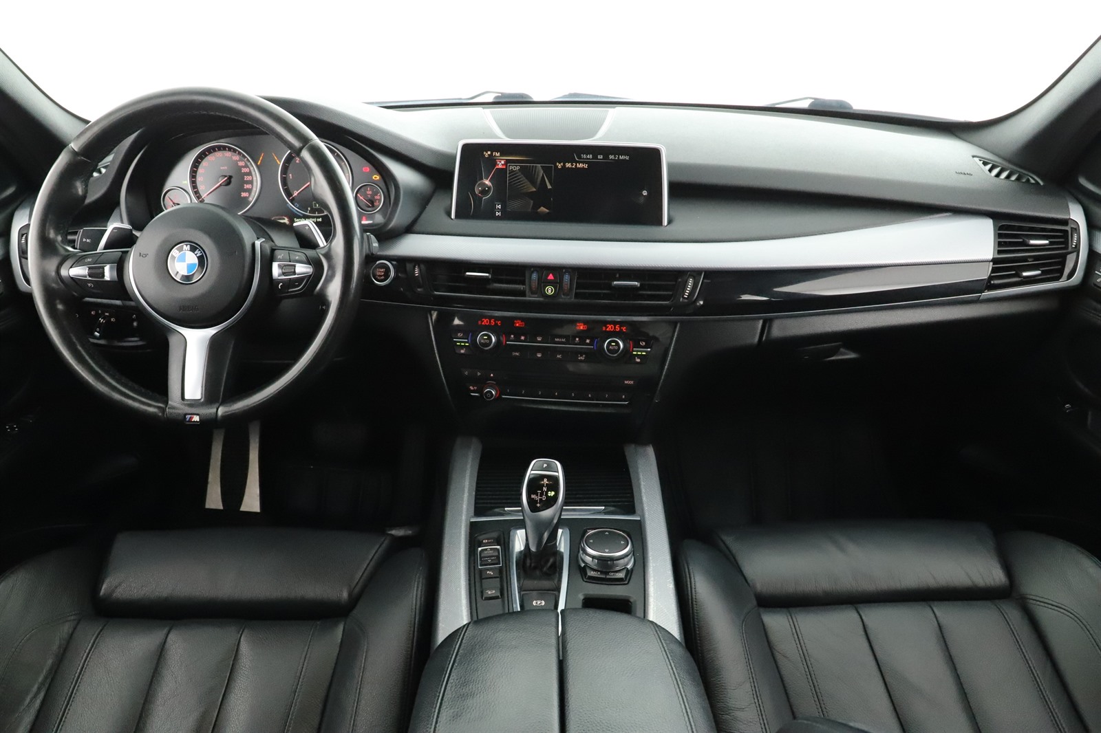 BMW X5, 2016 - pohled č. 9