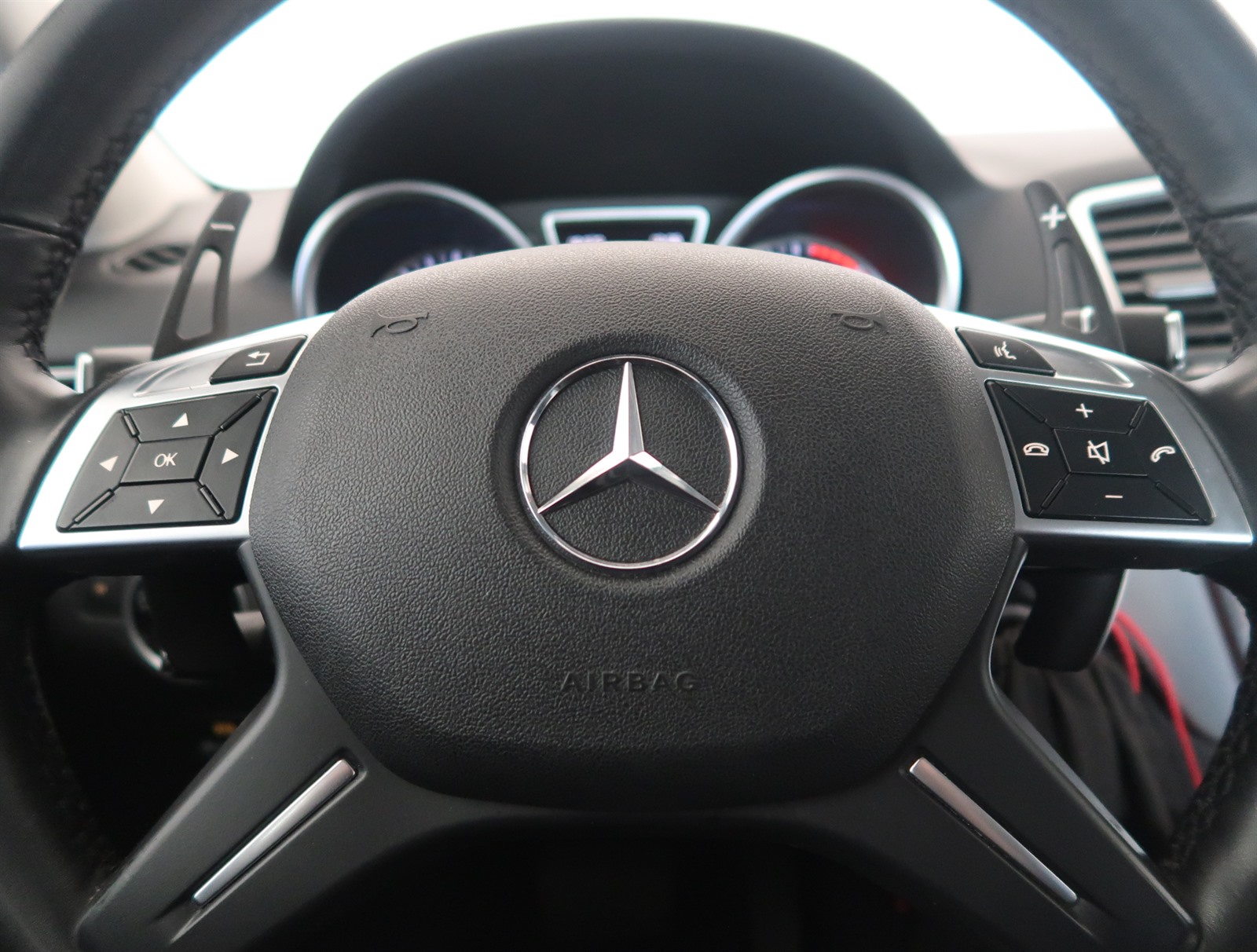Mercedes-Benz ML, 2014 - pohled č. 25