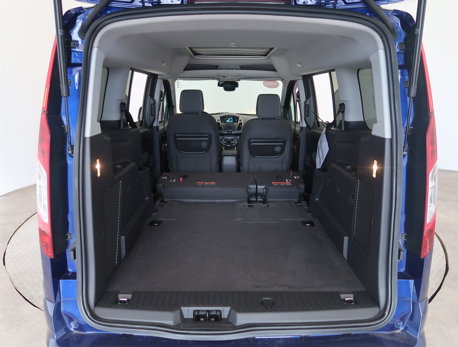 Ford Tourneo Connect, 2017 - pohled č. 20